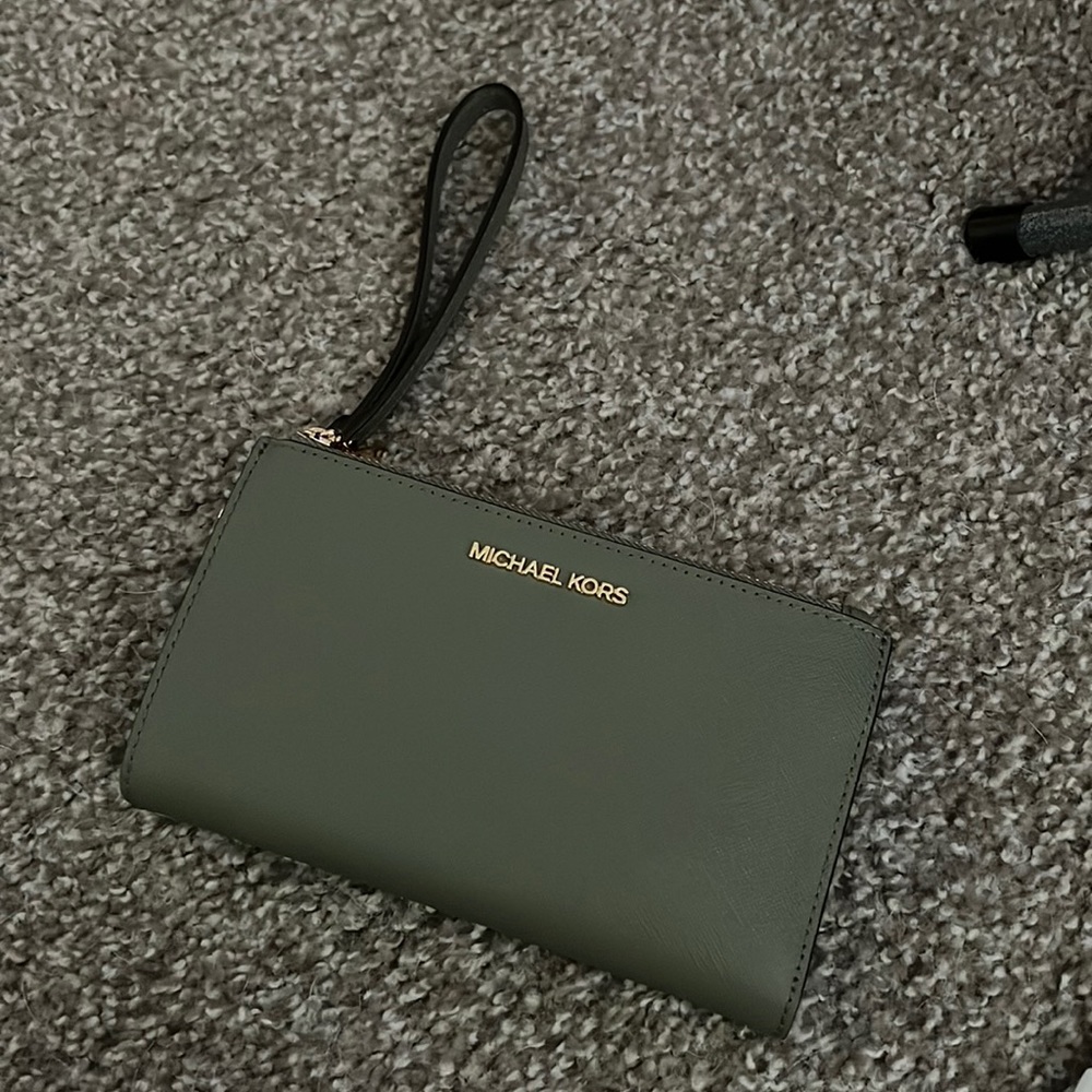 Michael Kors Double Zip wristlet